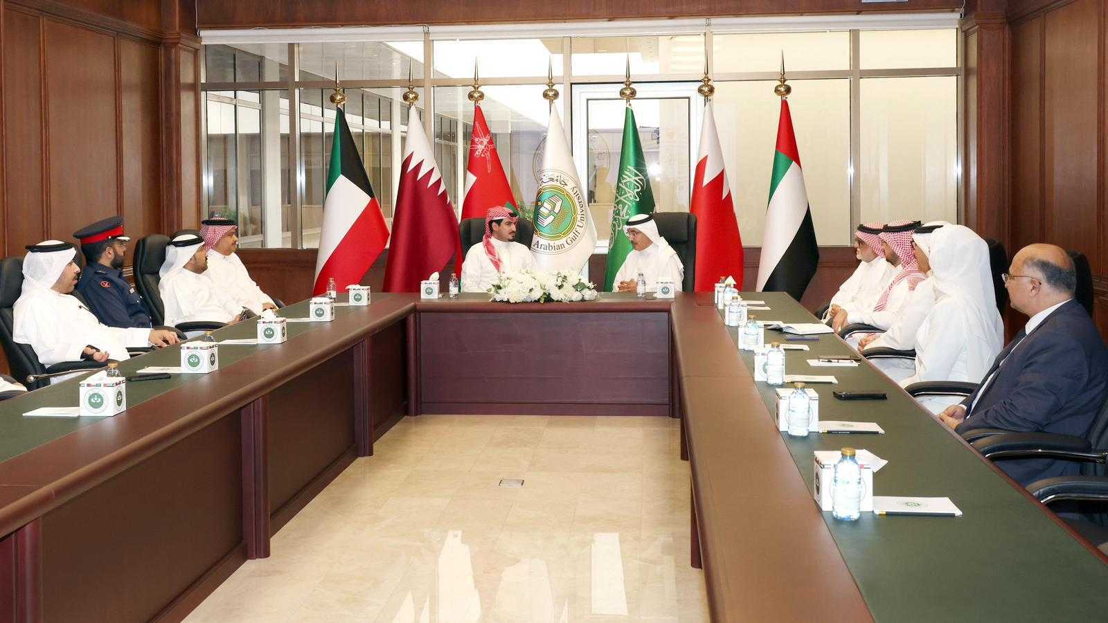 اطلع خلال زيارته على تطور التعليم الطبي في الجامعة...  محافظ العاصمة يبحث التعاون في المبادرات الصحية والمجتمعية مع جامعة الخليج العربي   <